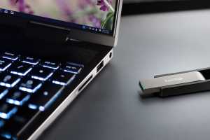 How to change what Windows does when you plug in a flash drive
